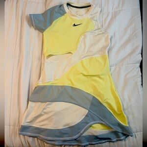 Nike Women’s Tennis Dress Size Medium